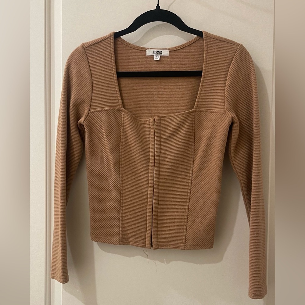 Tab BB Dakota by Steve Madden top.